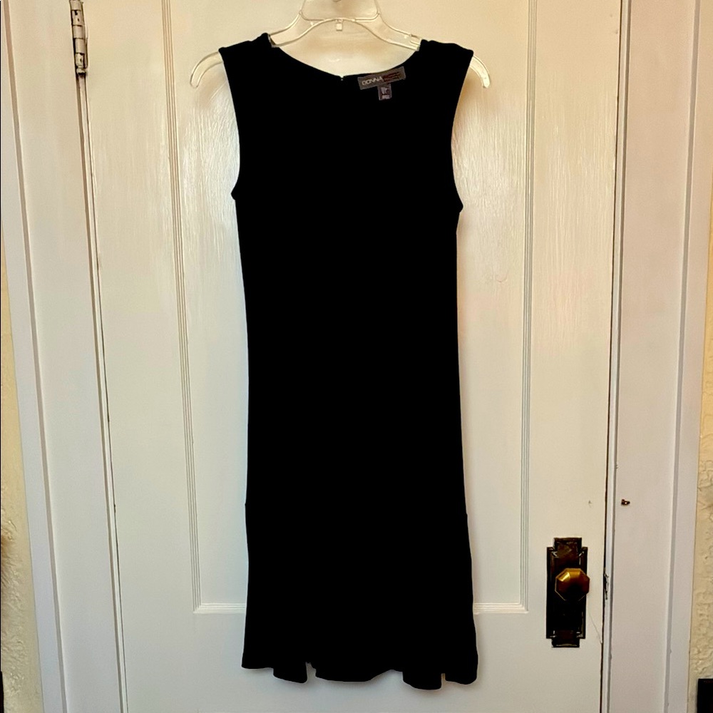 Donna Ricco Sleeveless Sheath Dress